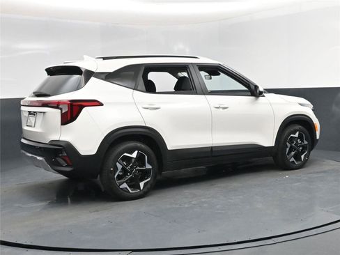 New 2026 Kia Seltos S image 4