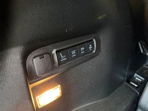 Used 2019 Ford Explorer Platinum AWD/4WD image 10