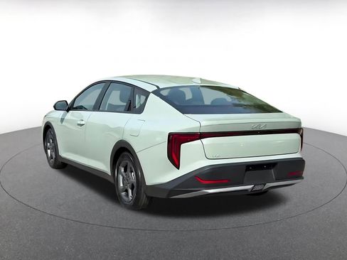 Used 2025 Kia K4 LXS image 11