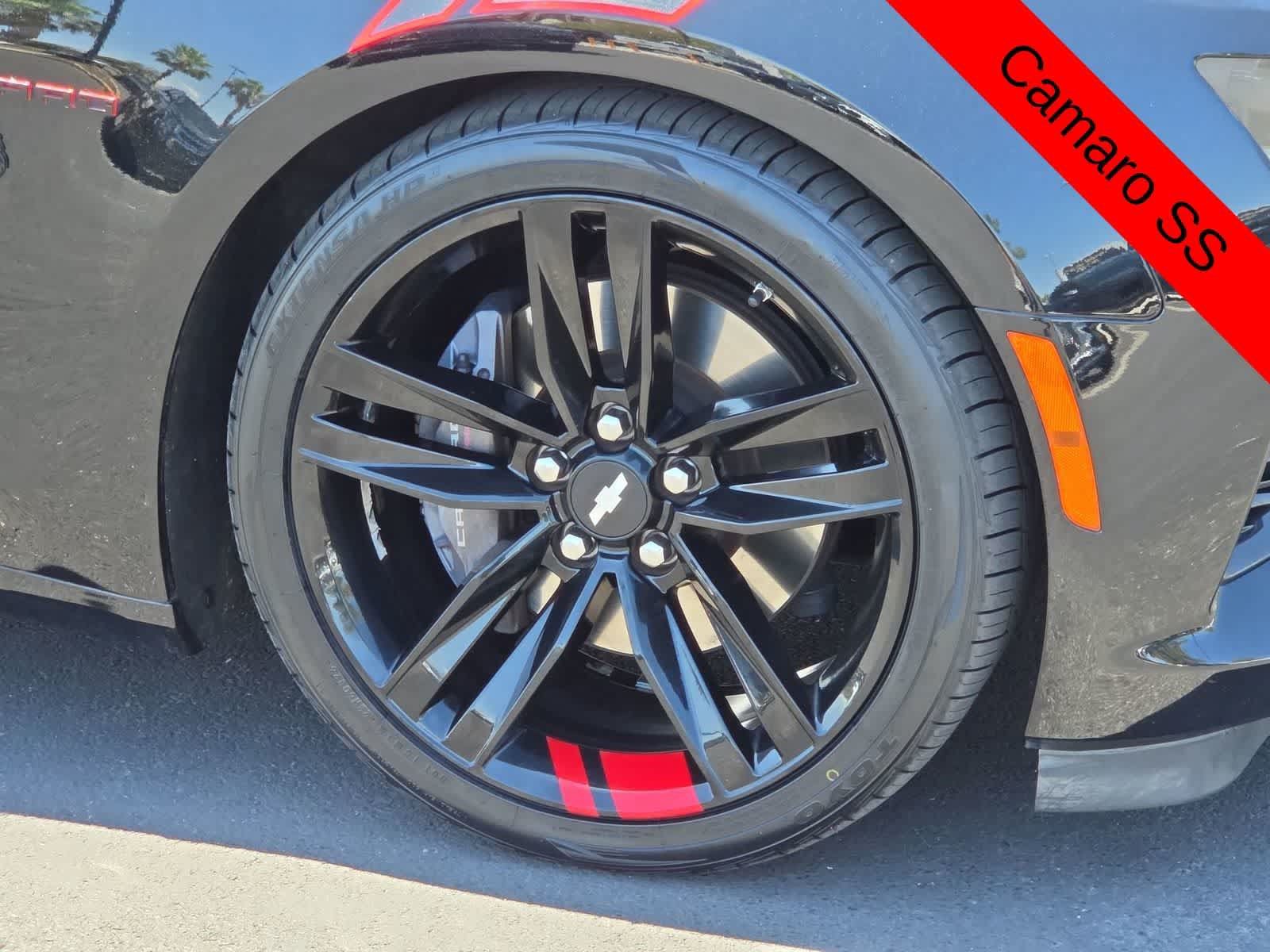 Used 2018 Chevrolet Camaro SS w/ Redline Edition RWD image 12