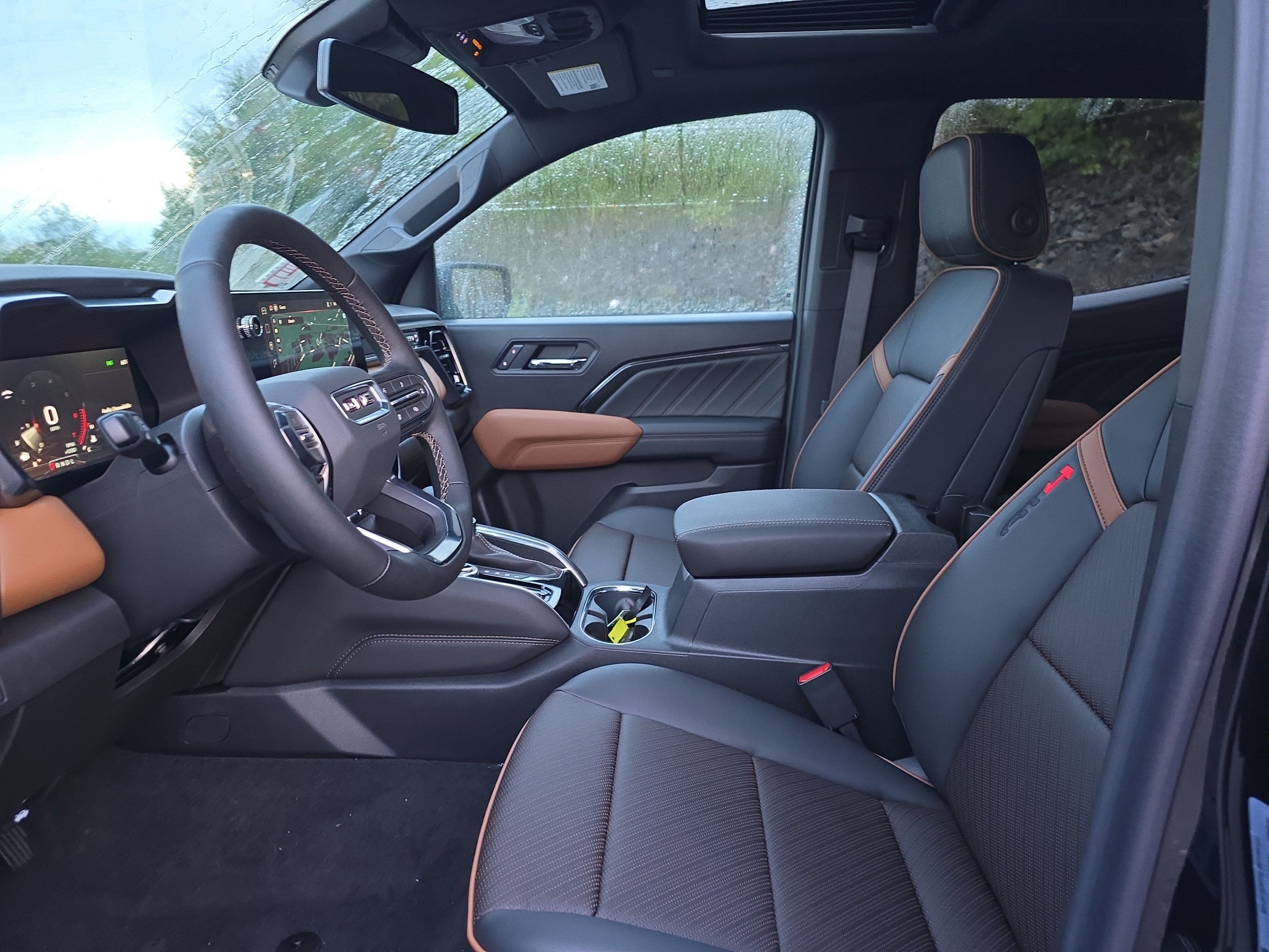 New 2026 GMC Canyon AT4 w/ Technology Plus Package AWD/4WD image 13