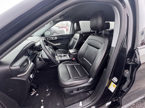 Certified 2023 Ford Explorer XLT w/ Equipment Group 202A image 15