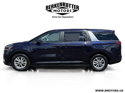 Used 2023 Kia Carnival LX FWD image 6