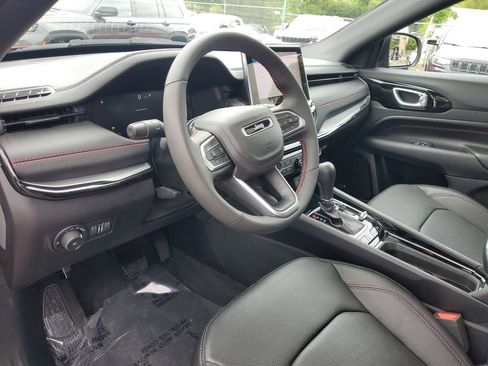 Certified 2025 Jeep Compass Trailhawk w/ Trailhawk Elite Group AWD/4WD image 16