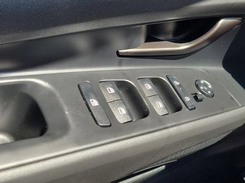 New 2026 Hyundai Elantra SEL Sport FWD image 17