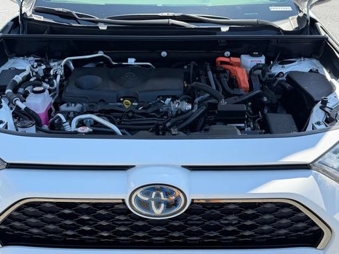 Used 2022 Toyota RAV4 SE w/ Weather & Moonroof Package AWD/4WD image 40