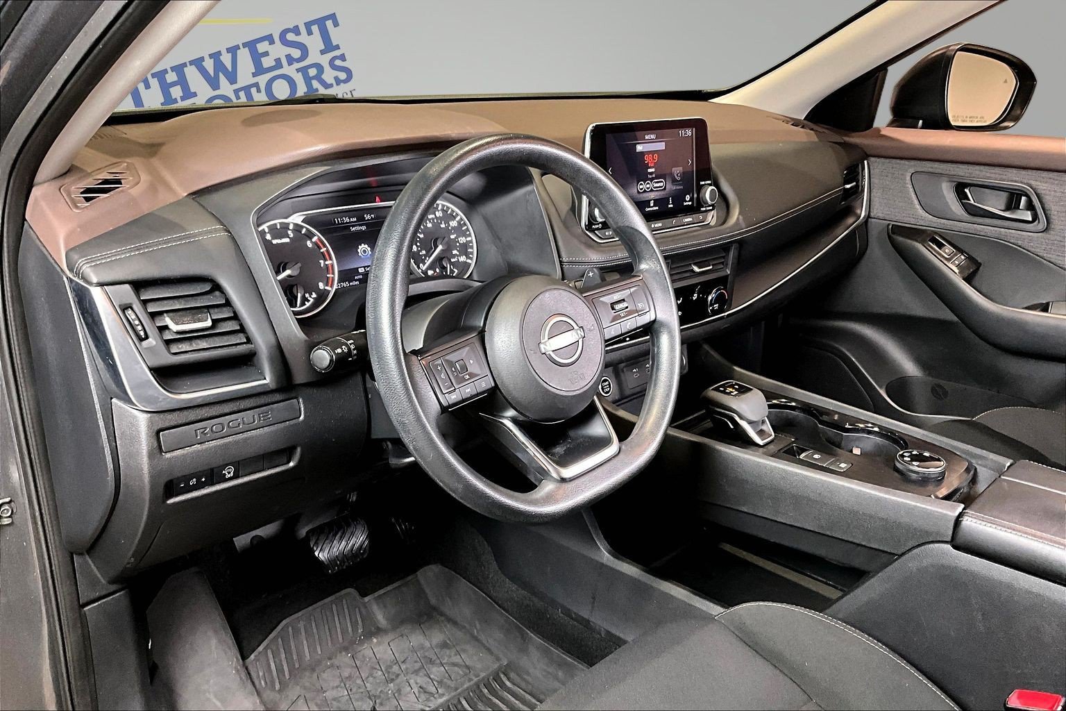 Used 2023 Nissan Rogue S AWD/4WD image 17