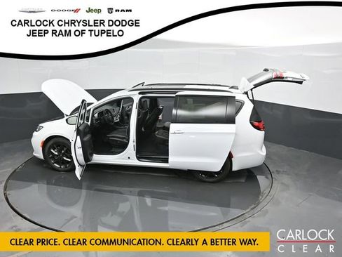 New 2026 Chrysler Pacifica Limited w/ Uconnect Theater Family Group image 77