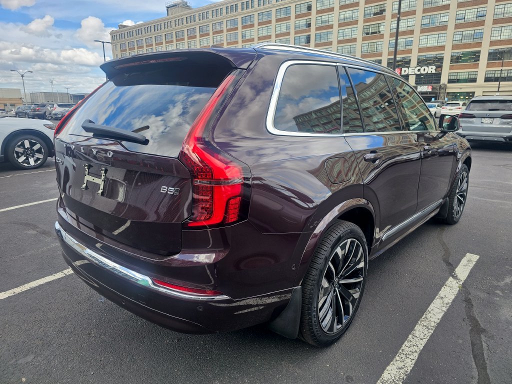 Used 2026 Volvo XC90 B5 Plus w/ Protection Package AWD/4WD image 3