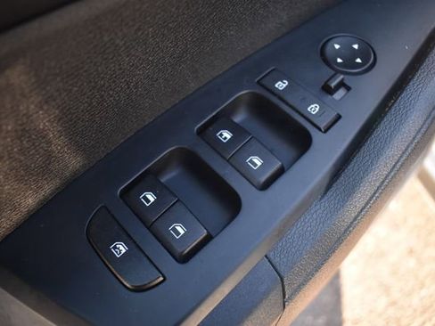 Used 2025 Kia Sportage LX image 18