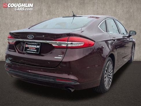 Used 2017 Ford Fusion SE w/ Fusion SE Technology Package image 7