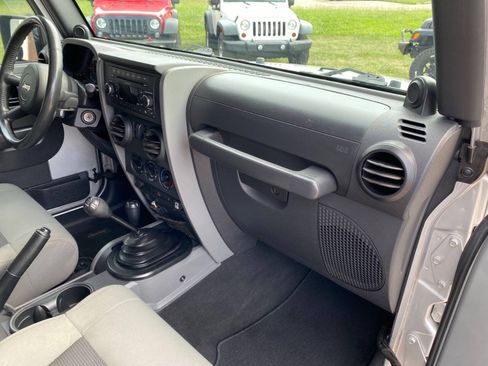 Used 2009 Jeep Wrangler X AWD/4WD image 26