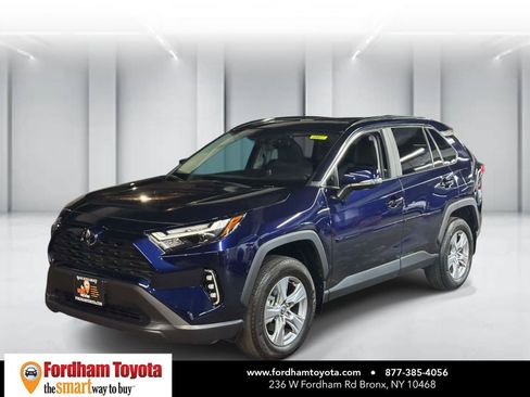 Used 2025 Toyota RAV4 XLE w/ Convenience Package AWD/4WD image 4