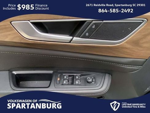 Used 2025 Volkswagen Atlas SE image 5