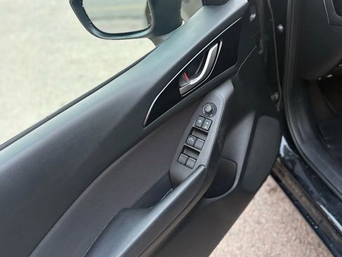 Used 2014 MAZDA MAZDA3 i Sport image 35