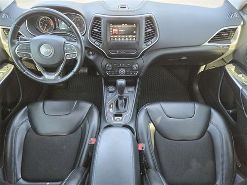 Used 2020 Jeep Cherokee Latitude Plus w/ Comfort/Convenience Group image 27