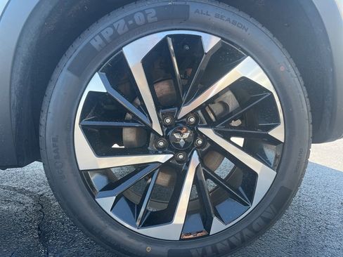 Used 2024 Mitsubishi Outlander FWD image 11