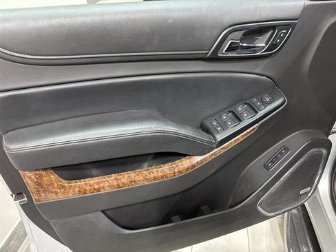 Used 2015 Chevrolet Suburban LTZ image 8