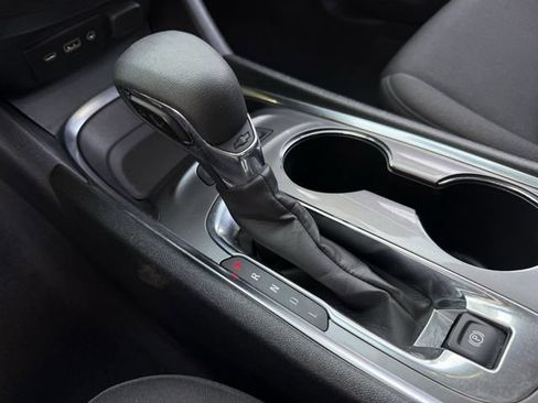 Used 2025 Chevrolet Malibu LT FWD image 21