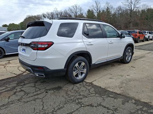 New 2026 Honda Pilot EX-L image 3