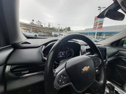 Used 2021 Chevrolet Traverse LT FWD image 10
