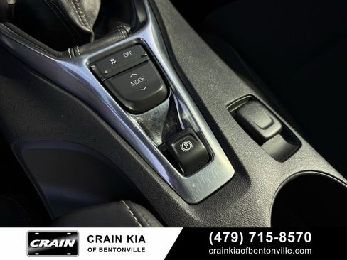 Used 2017 Chevrolet Camaro LT image 17