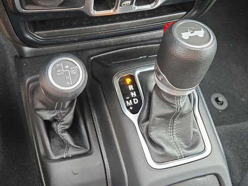 Used 2024 Jeep Wrangler Unlimited Sahara AWD/4WD image 60