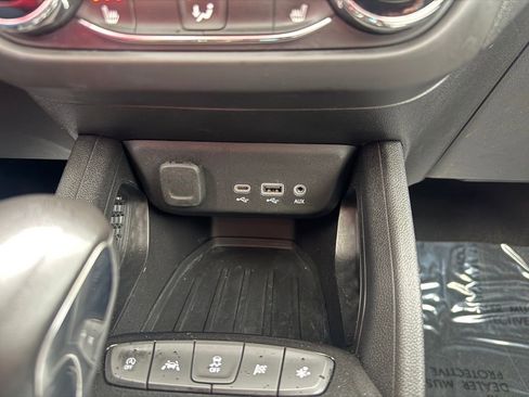 Used 2021 Chevrolet TrailBlazer LT w/ Sun and Liftgate Package image 28