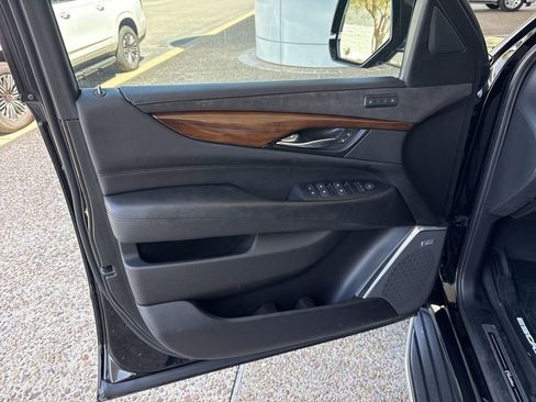 Certified 2020 Cadillac Escalade ESV Premium Luxury w/ Escalade Sport Edition AWD/4WD image 23