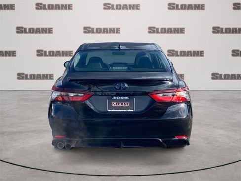 Used 2022 Toyota Camry SE image 4