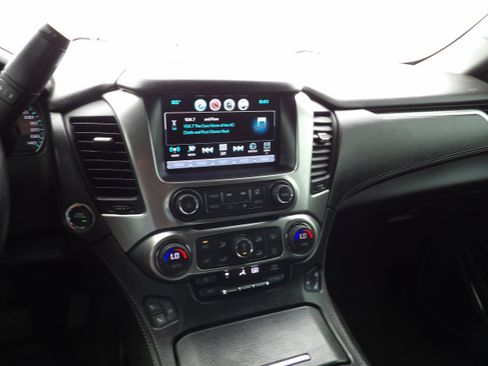 Used 2018 Chevrolet Suburban Premier AWD/4WD image 14