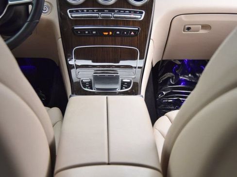 Used 2022 Mercedes-Benz GLC 300 image 26