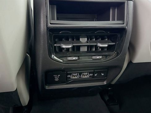 Used 2022 Jeep Grand Cherokee Overland AWD/4WD image 31