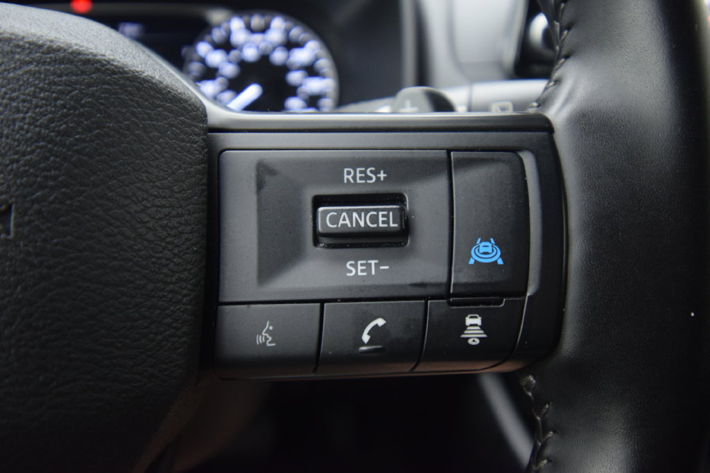 Used 2025 Nissan Rogue SV AWD/4WD image 29