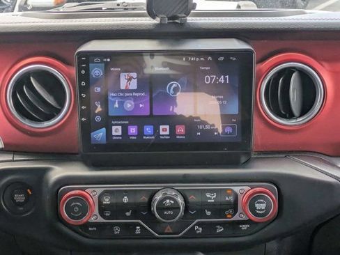 Used 2018 Jeep Wrangler Unlimited Rubicon AWD/4WD image 18