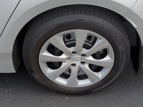 Used 2022 Toyota Corolla LE image 10