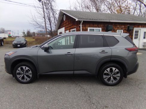 Used 2021 Nissan Rogue SV image 12