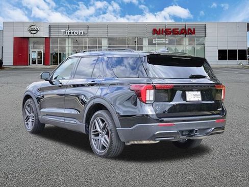 Used 2025 Ford Explorer ST-Line w/ ST-Line Street Pack AWD/4WD image 6