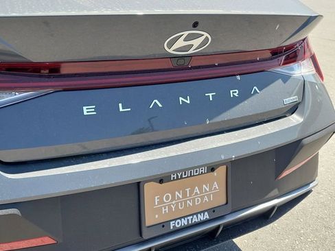 New 2026 Hyundai Elantra Hybrid FWD image 25