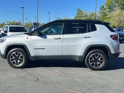 Used 2024 Jeep Compass Trailhawk AWD/4WD image 8
