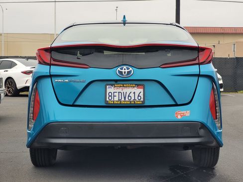 Used 2018 Toyota Prius Prime Plus image 5