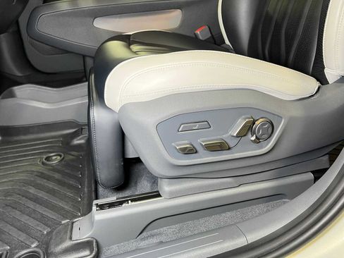Used 2024 Kia EV9 GT-Line AWD/4WD image 33