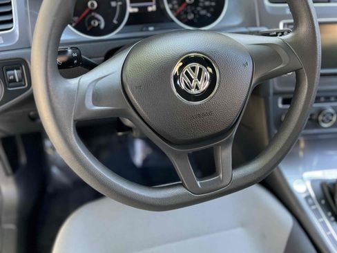 Used 2016 Volkswagen e-Golf SE w/ DC Fast Charging Package image 30