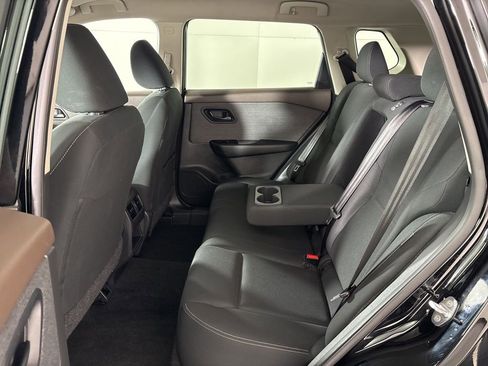 Used 2023 Nissan Rogue S image 17