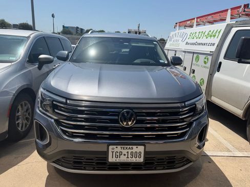 Used 2024 Volkswagen Atlas SEL AWD/4WD image 3