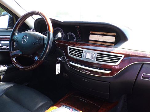 Used 2013 Mercedes-Benz S 550 4MATIC image 27