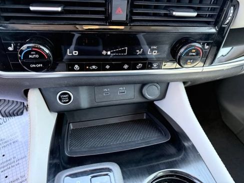 Certified 2023 Nissan Rogue SL FWD image 14