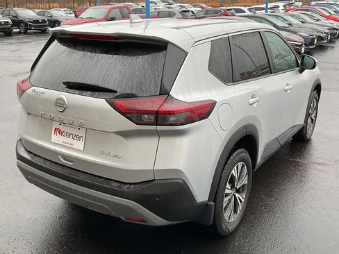Used 2022 Nissan Rogue SV image 5
