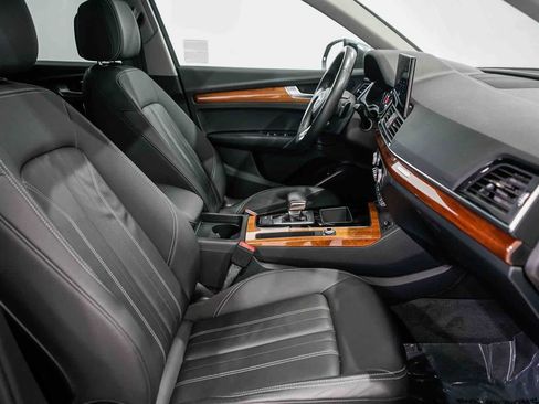 Used 2023 Audi Q5 2.0T Premium w/ Convenience Package image 16