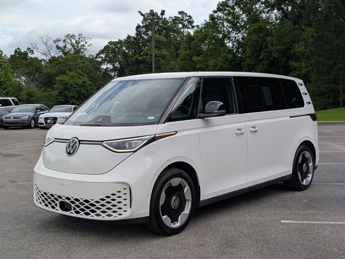 Used 2025 Volkswagen ID. Buzz Pro S Plus RWD image 5
